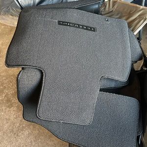 2021 Kia Telluride floor mats